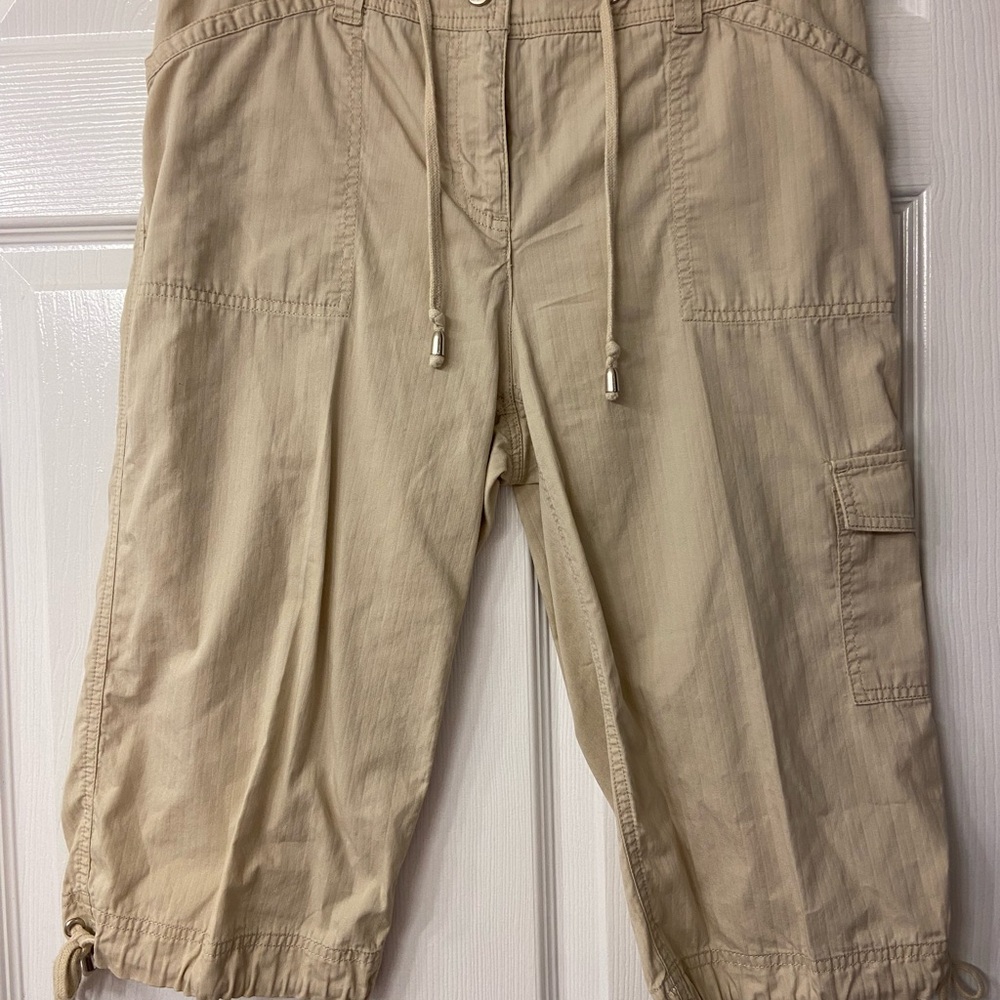 Jones New York Tan Capris